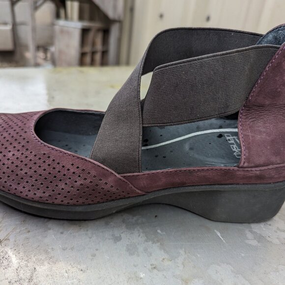 Dansko Laura Nubuck Cross Strap Perforated Wedge Shoes PURPLE Womens 40 - Picture 3 of 4